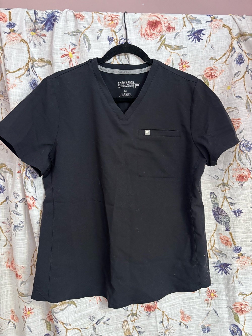 fabletics women’s scrub top black size medium